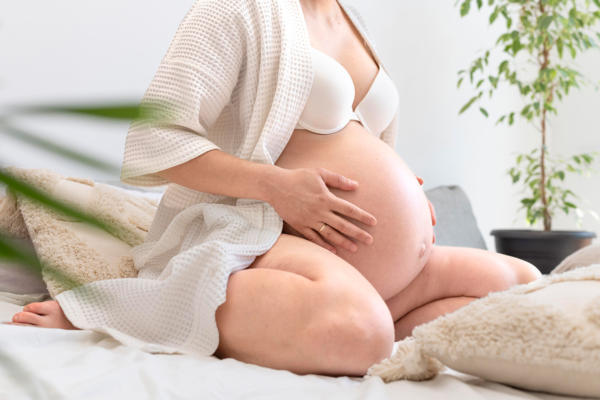 Czy warto kupić szlafrok ciążowy do porodu?