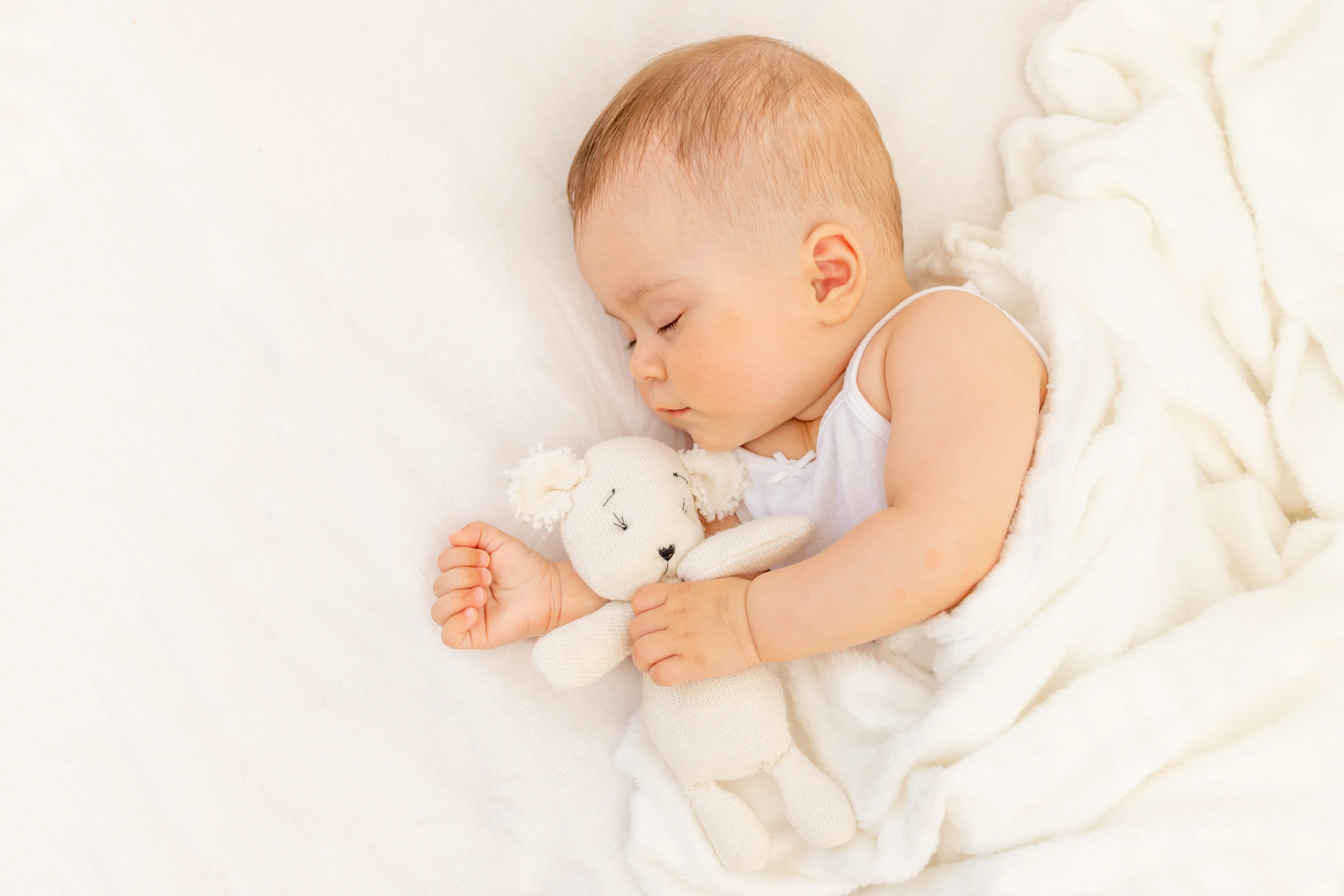 Poduszka dla niemowlaka – od kiedy poduszka dla niemowlaka i jaka?