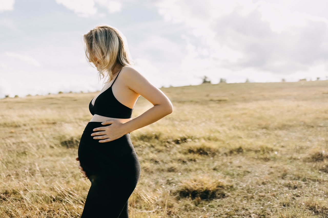 Legginsy ciążowe długie czy krótkie – które sprawdzą się lepiej?