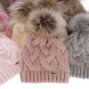 Czapka zimowa damska, biała, z pomponem Terri