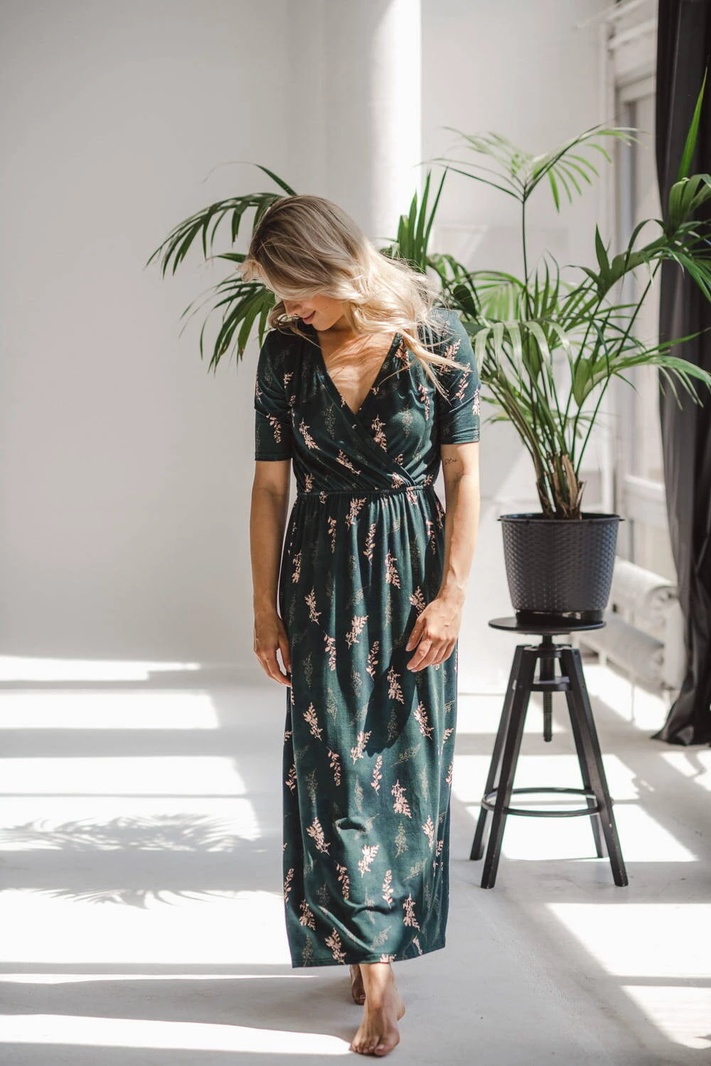 Sukienka ciążowa i do karmienia Two Ways LONG butelkowa zieleń w gałązki