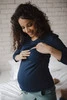 Bluzka ciążowa i do karmienia Milk Shirt granatowa z dekoltem w serek