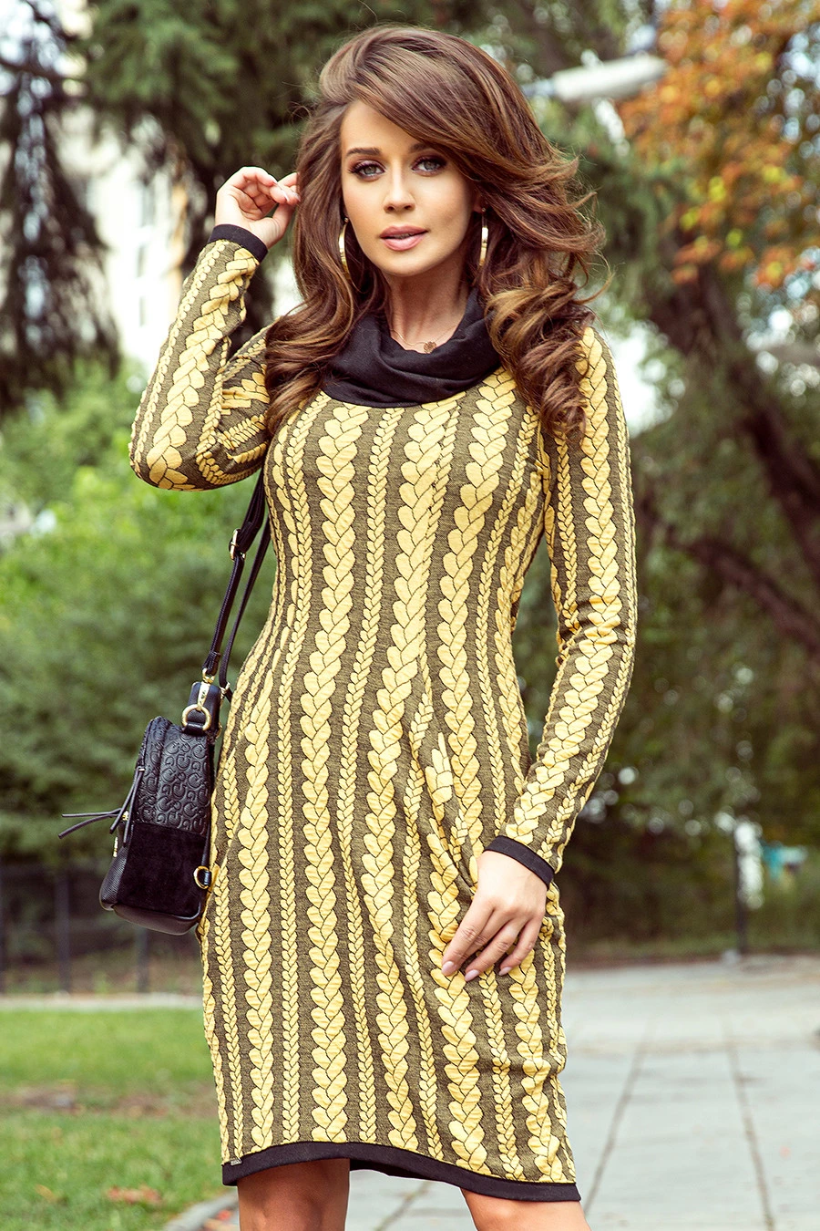 Sukienka z golfem i kieszeniami - MIODOWY warkocz