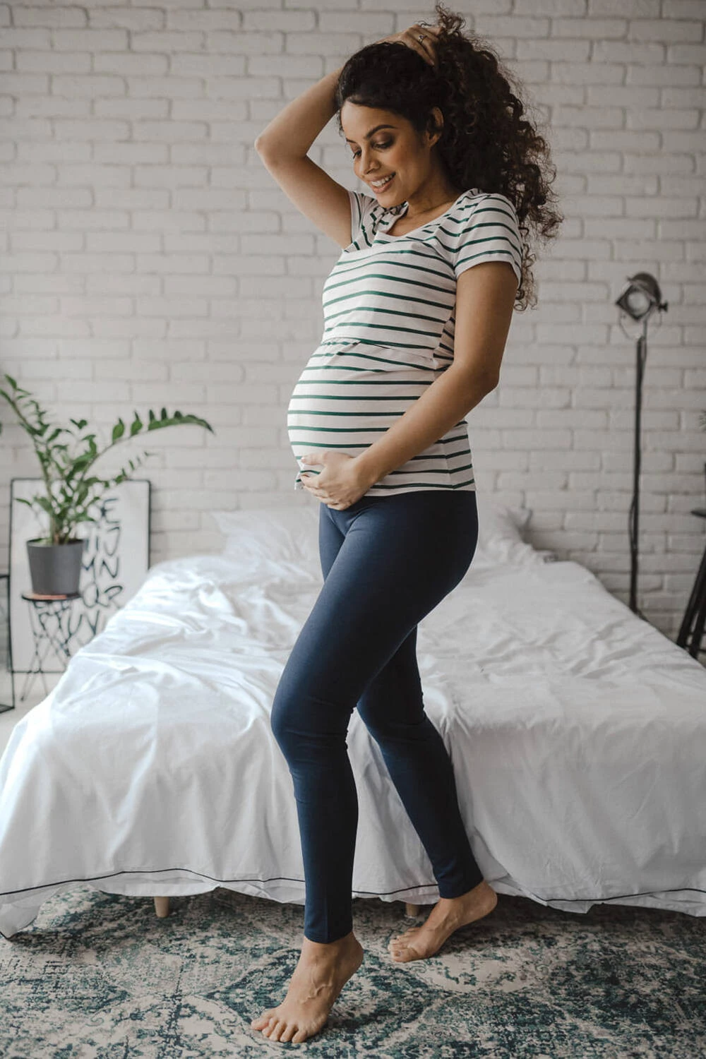 Długie legginsy ciążowe z niskim pasem granatowe