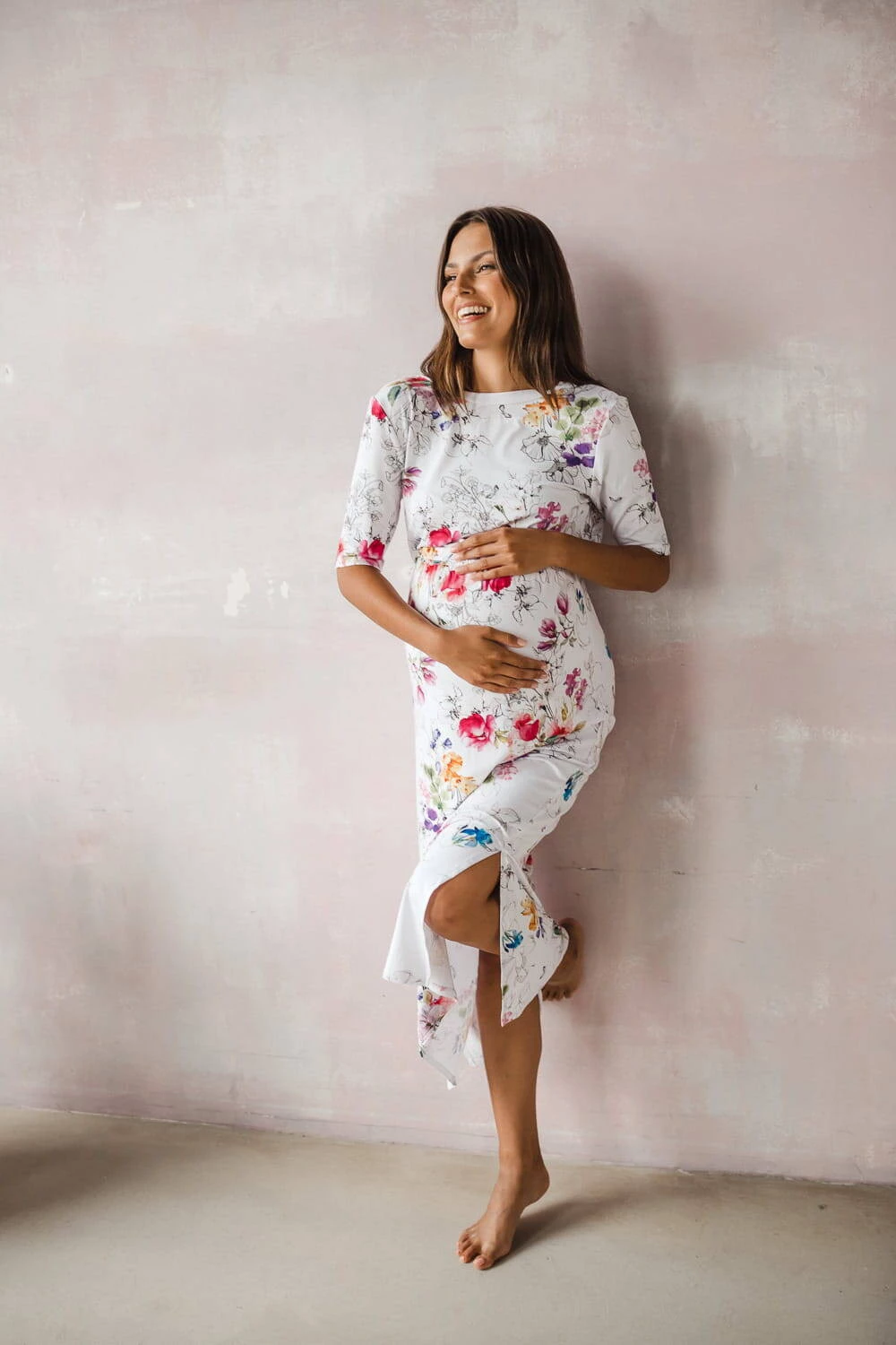 Sukienka ciążowa i do karmienia Two Ways LONG biała w kolorowe kwiaty