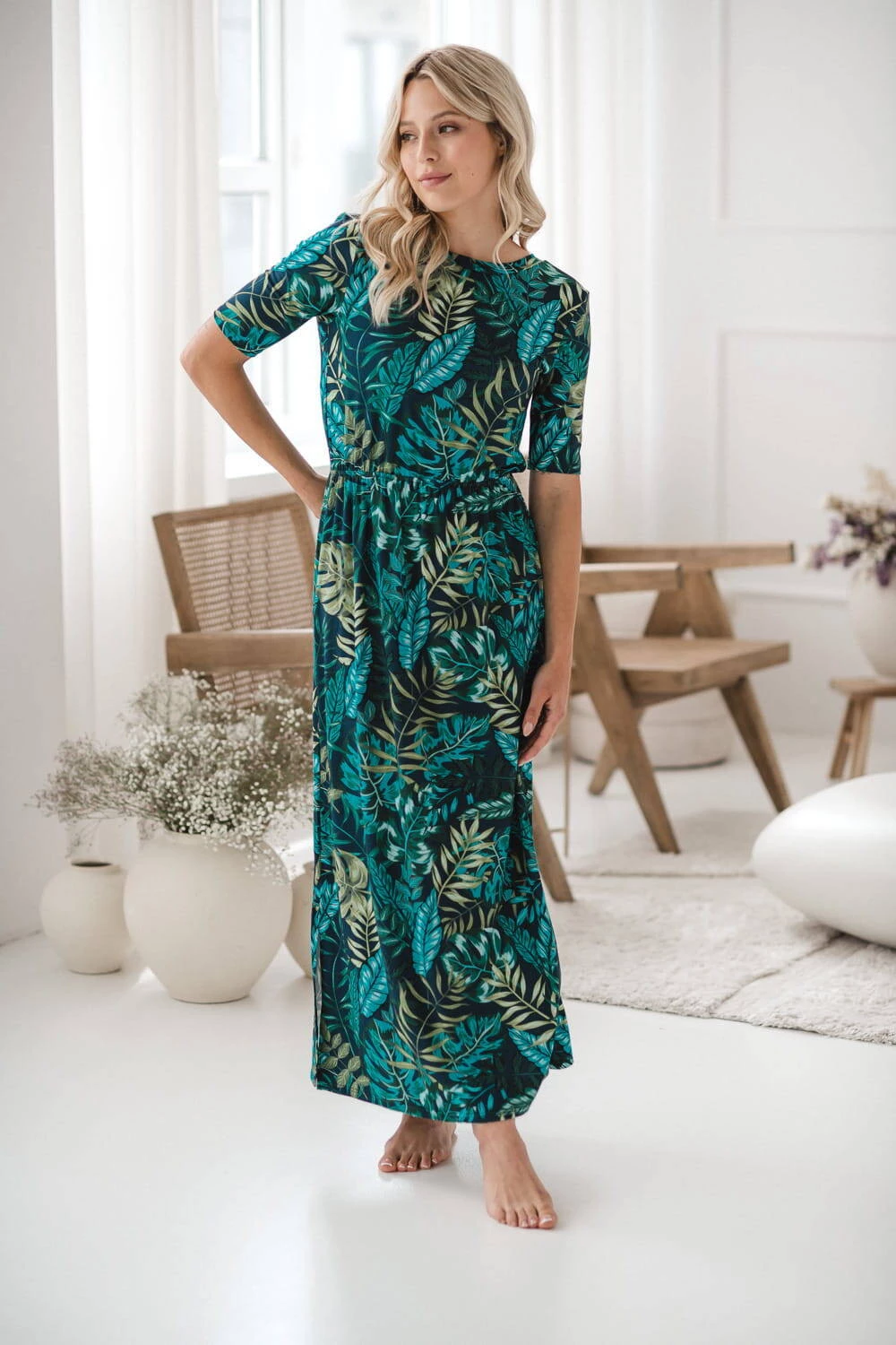 Sukienka ciążowa i do karmienia Two Ways LONG granatowa w tropikalne liście krótki rękaw