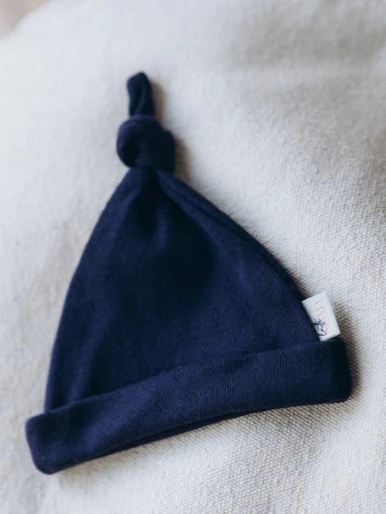 Czapeczka niemowlęca ażurowa granatowa