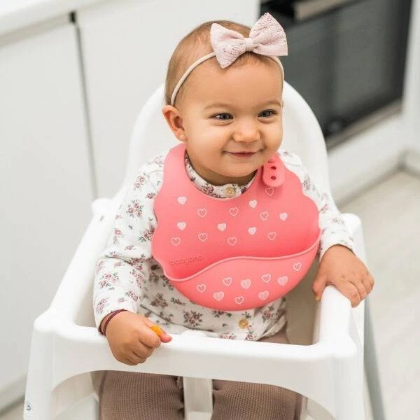 Babyono Śliniak Z Regulowanym Zapięciem - Serduszka