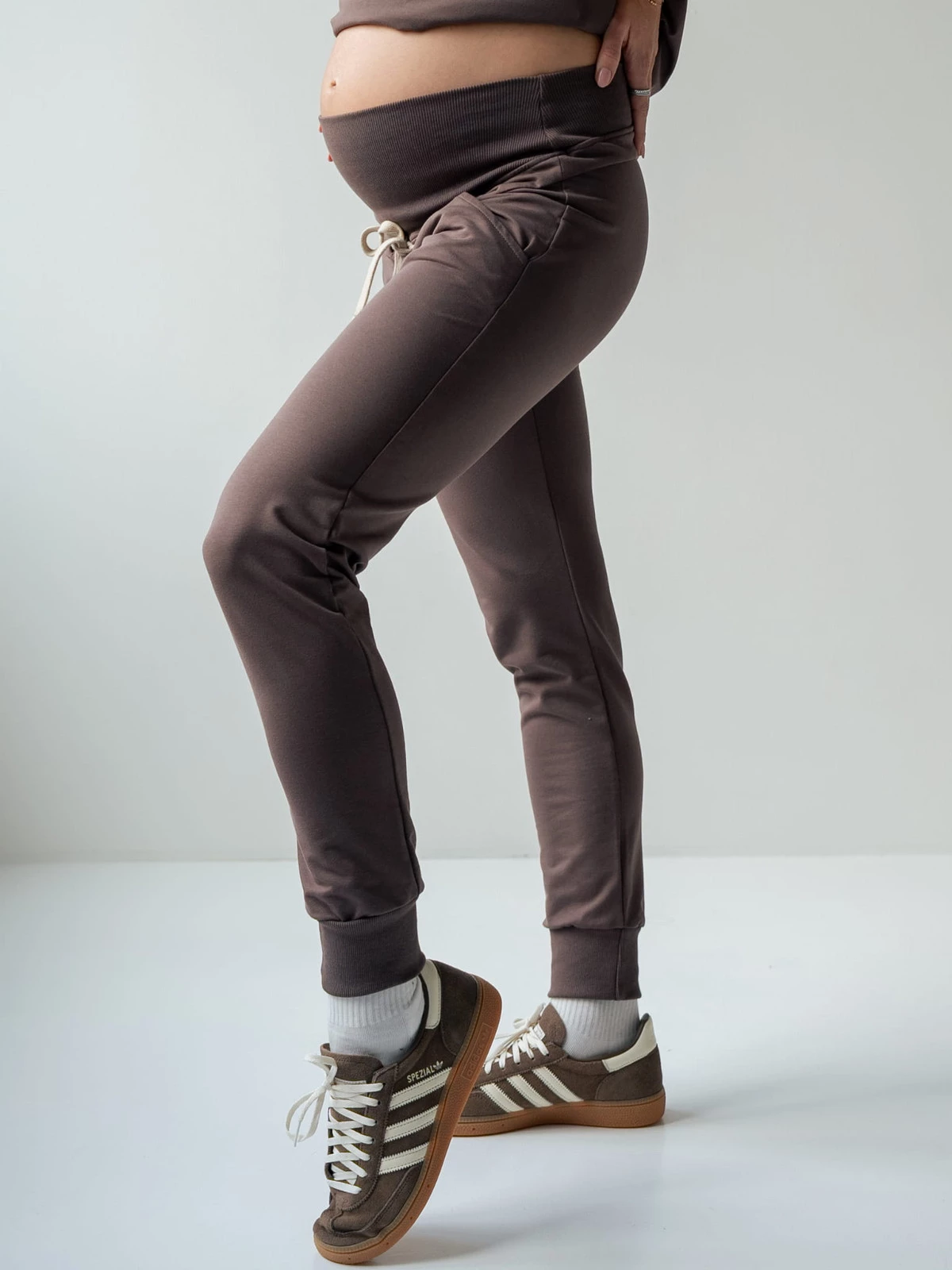 spodnie ciążowe NEVER WALK ALONE choco