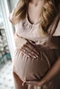 Sukienka ciążowa i do karmienia Lovely Dress wiskoza kreszowana krótki rękaw - beżowa