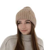 Czapka zimowa damska, beżowa, z wełną merino Caro