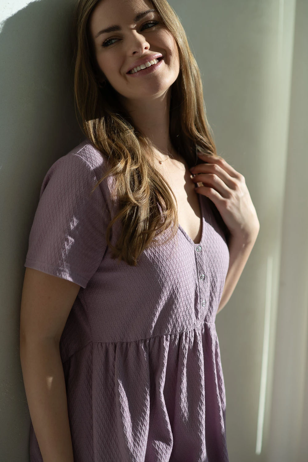 Bawełniana koszula nocna ciążowa do karmienia rozpinana Aurora lawendowa