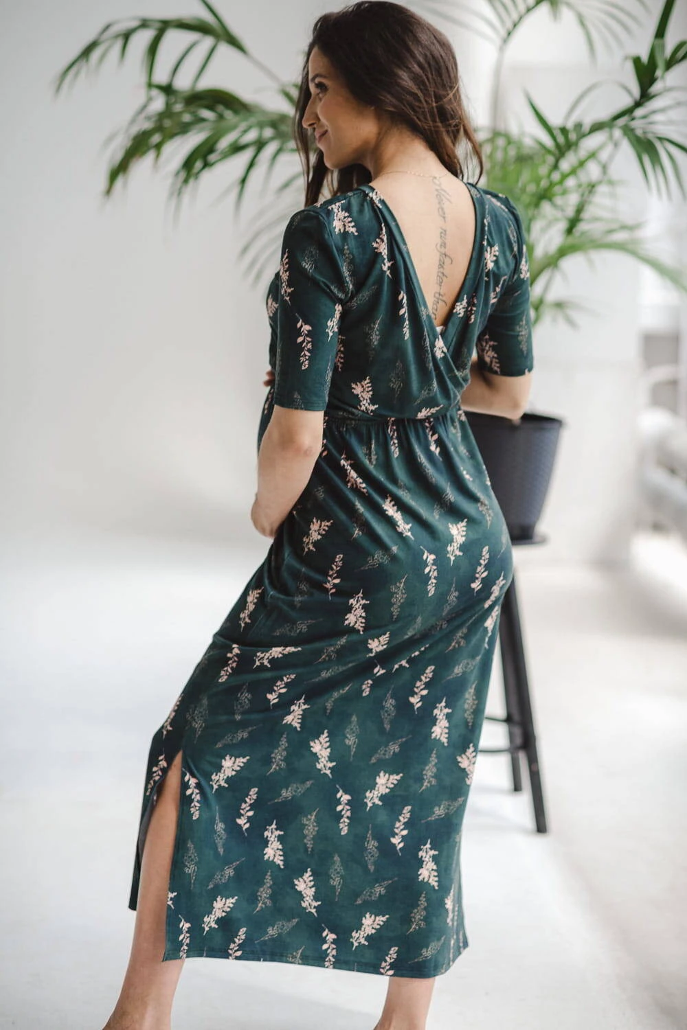 Sukienka ciążowa i do karmienia Two Ways LONG butelkowa zieleń w gałązki