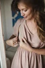 Sukienka ciążowa i do karmienia Lovely Dress wiskoza kreszowana krótki rękaw - beżowa