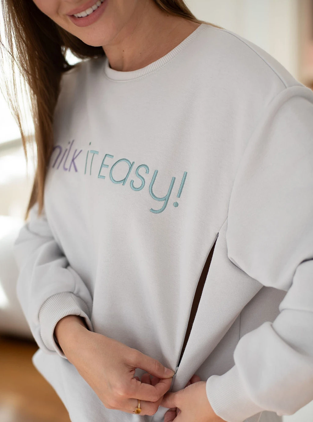 Bluza ciążowa i do karmienia oversize z haftem Milk It Easy! jasny szary