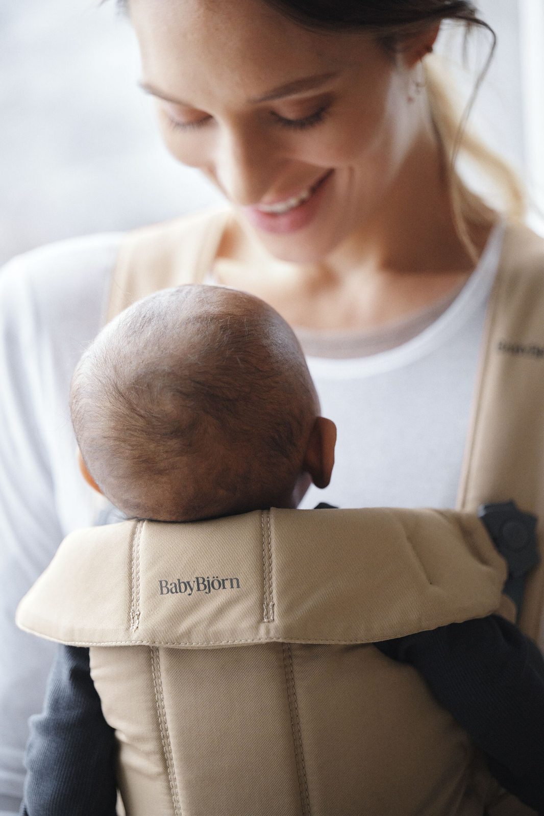 Nosidełko BABYBJORN MINI Woven – Beżowe